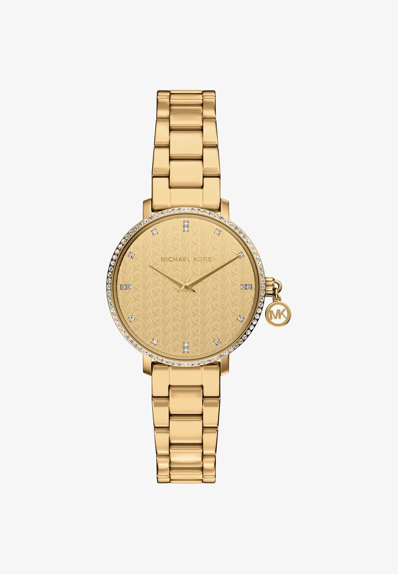 Montre couleur or avec un cadran rond, un cadran texturé, des accents en cristal et un bracelet à maillons. Comprend un petit charme MK sur le côté.