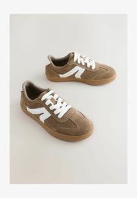 Non sélectionné, brown suede