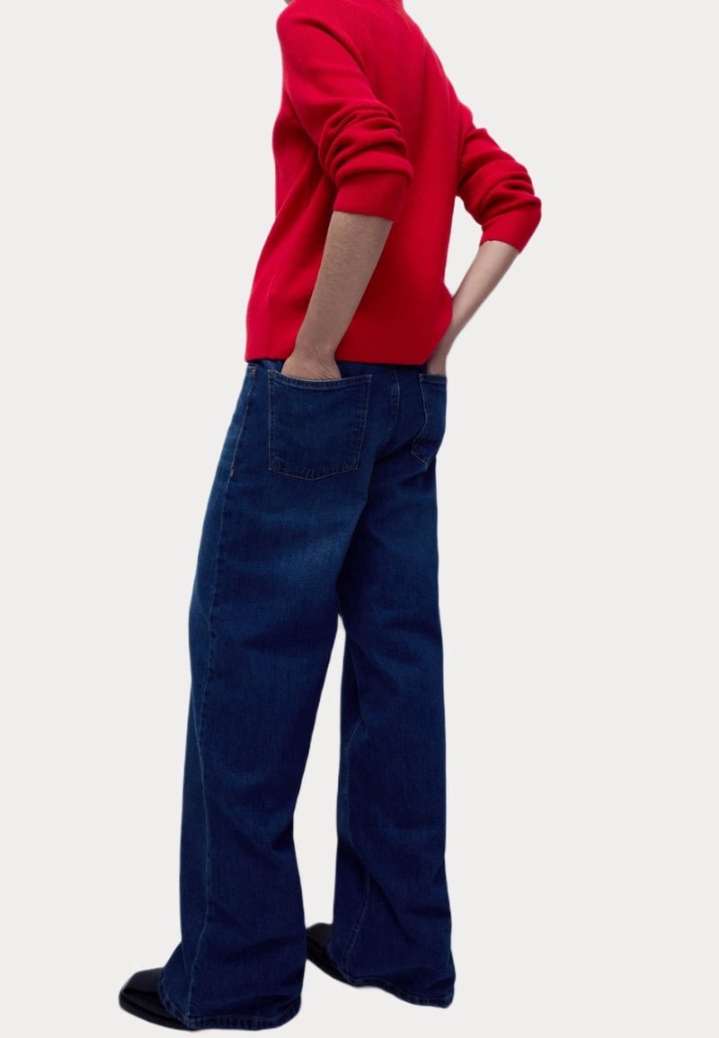 Marks & Spencer Trui - red
