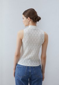 Anna Field Top - off-white
