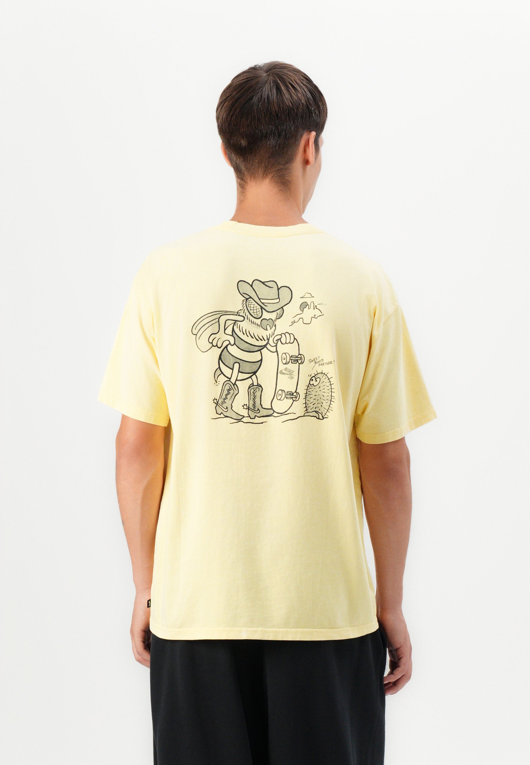yellow nike sb shirt