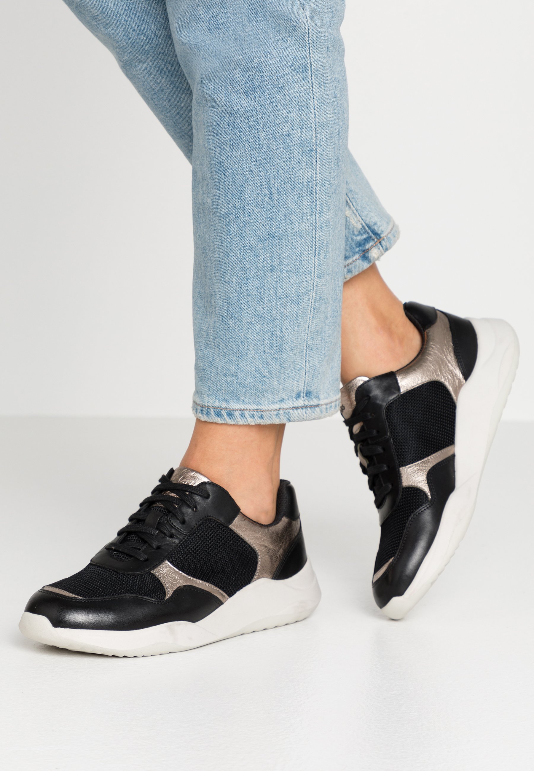clarks sift lace trainer
