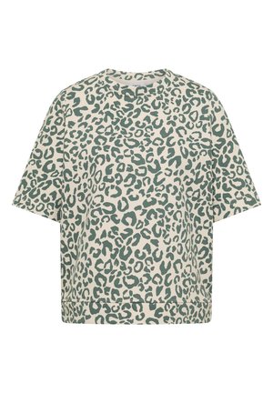 Camicia beige a maniche corte con vestibilità ampia e motivo a macchie di leopardo verdi, scollo tondo e orlo dritto.