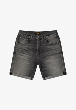 Fekete, kifakult farmer rövidnadrág hajtott szegélyekkel, elülső zsebekkel, övbújtatókkal és egy Lee márkajelzéssel a derékrészen.