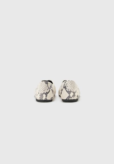 CLOSED Ballerines - ivory