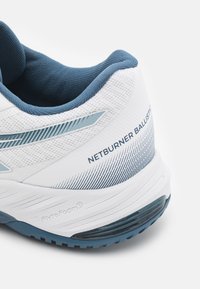 ASICS NETBURNER BALLISTIC 3 - Chaussures de volley - white/vintage indigo