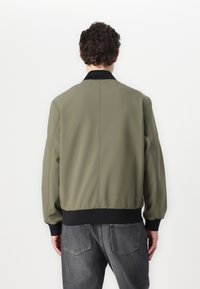 TOM TAILOR DENIM Bombejakke - jungle soil green