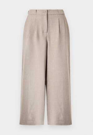 Μπεζ παντελόνια ψηλόμεσα με φαρδιά μπατζάκια, πιέτες μπροστά, κούμπωμα με κουμπί και θηλιές για ζώνη σε λευκό φόντο.