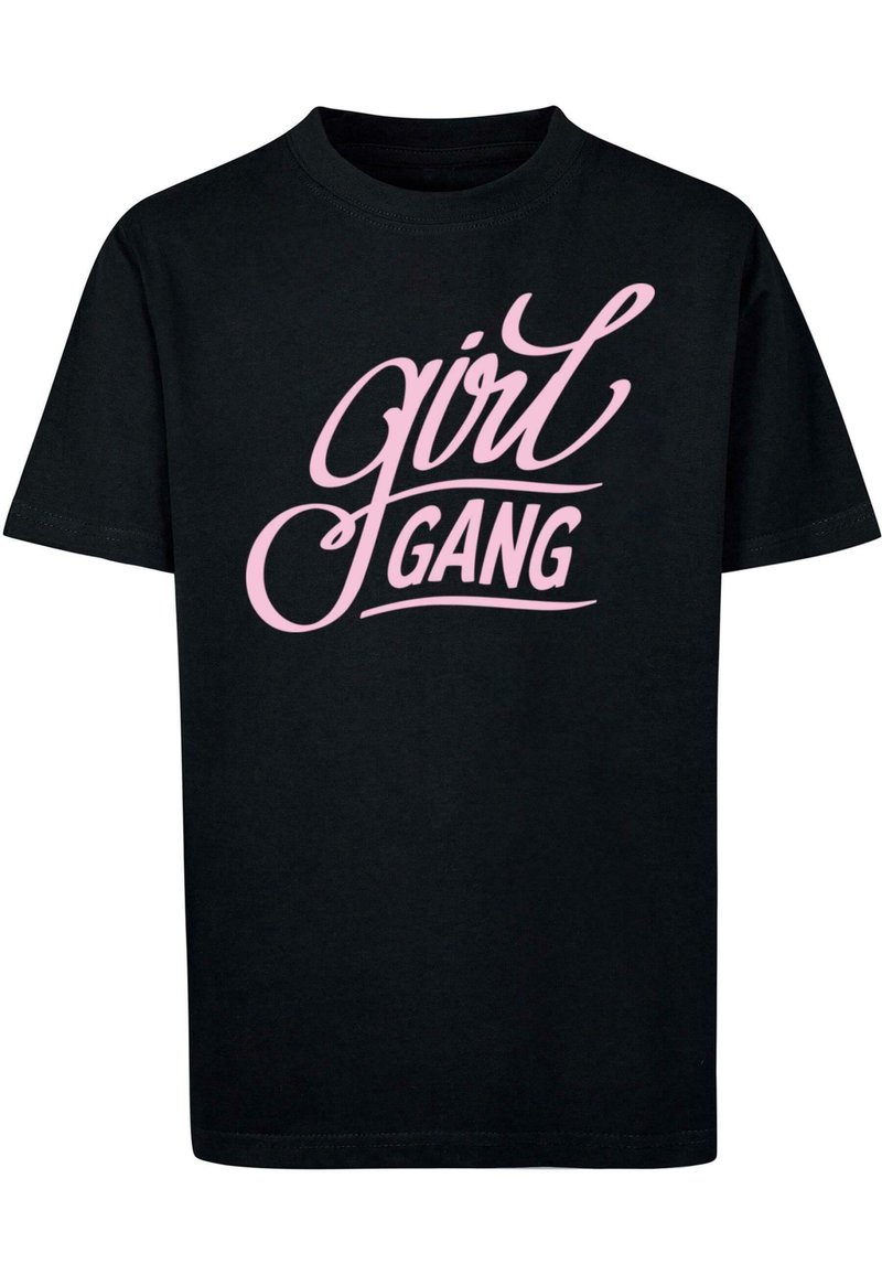 Juodas medvilninis marškinėliai su rožiniu piešiniu, kuriame užrašyta "girl gang" madingu šriftu, su trumpomis rankovėmis ir apvaliu iškirpimu.