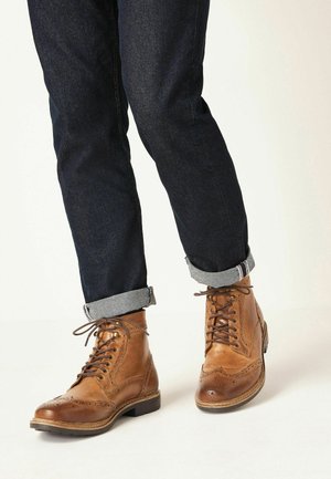 Next MODERN HERITAGE BROGUE - Bottines à lacets - tan brown