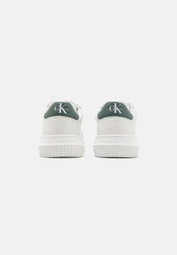 Calvin Klein Jeans CHUNKY CUPSOLE MONOLOGO - Sportcipő - bright white/green palm
