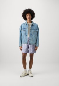HUF INSTINCT EASY UNISEX - Šortai - purple
