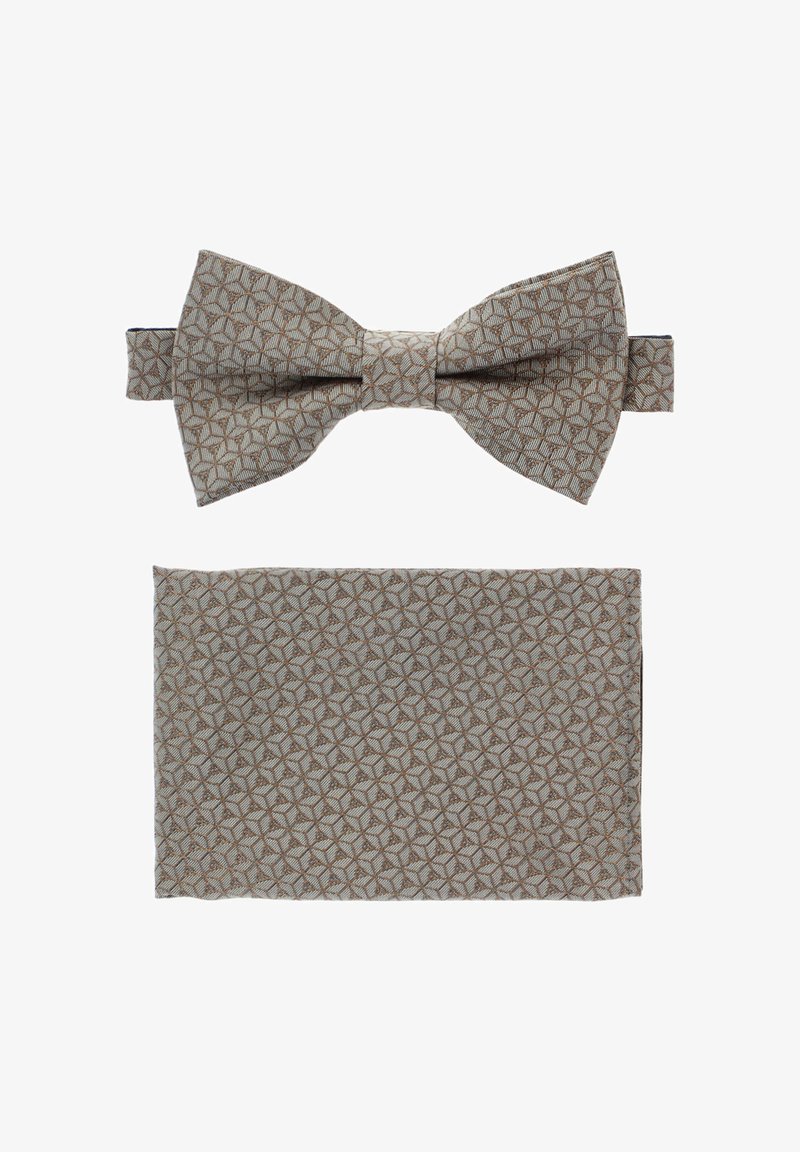 Teksturowany beżowy muszka w geometryczny wzór. Towarzyszy jej dopasowana poszetka o tym samym wzorze, obie wykonane z tkaniny tkanej.