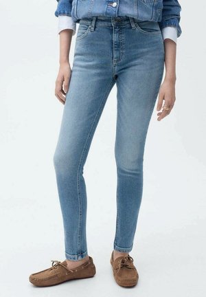 Jeansy Slim Fit