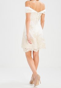 Chi Chi London Petite Koktejlové šaty / šaty na párty - off-white