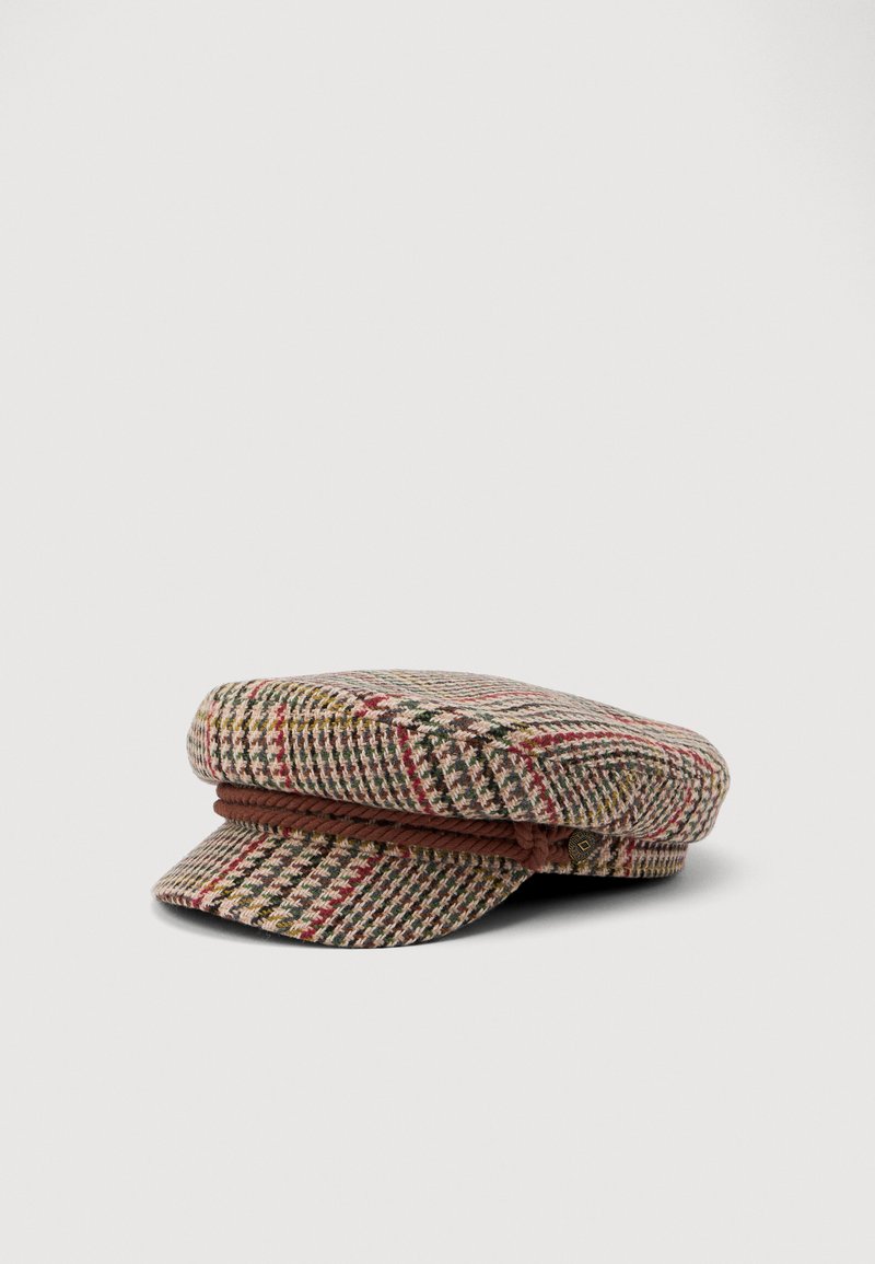 Casquette en mélange de laine avec un motif multicolore et des accents rouges, verts et jaunes. Un bandeau tressé marron ajoute de la texture.