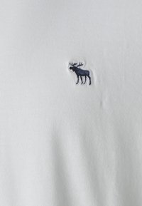 Abercrombie & Fitch CREW 3 PACK - Βασικό μπλ ουζάκι - white
