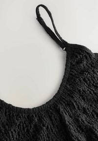Non sélectionné, black
