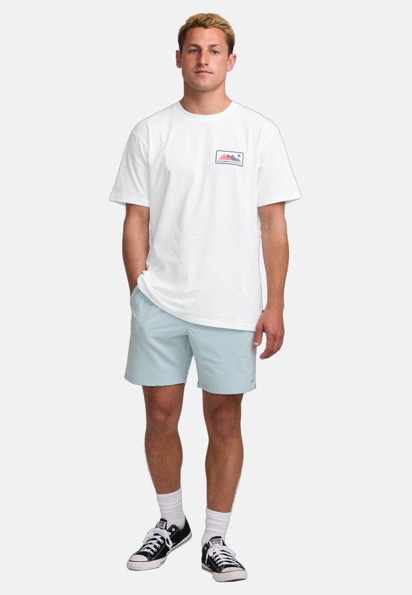 RANGE - Print T-shirt - wht3