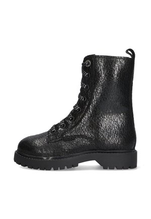 Zwarte veterschoenen tot de enkels met een gestructureerde afwerking, voorzien van metalen oogjes, een robuuste zool en een lus aan de achterkant.
