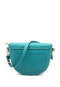 Türkise Leder-Umhängetasche mit runder Form, Klappenverschluss, Fronttasche, goldenen Beschlägen und abnehmbarem Träger. Glatte Textur.