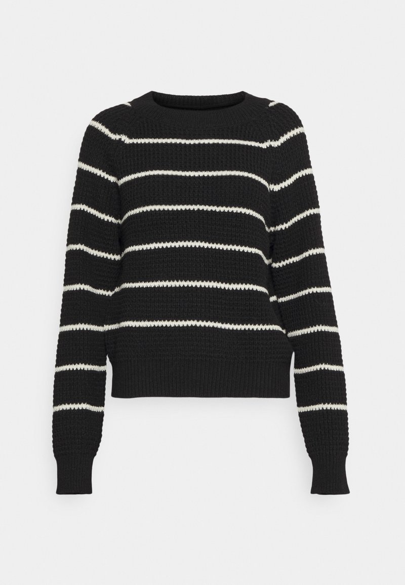 Czarny sweter z dzianiny w poziome białe paski, z okrągłym dekoltem i ściągaczami. Design zapewnia teksturowany wygląd.