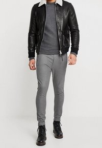 Jack & Jones Stickad tröja - dark grey