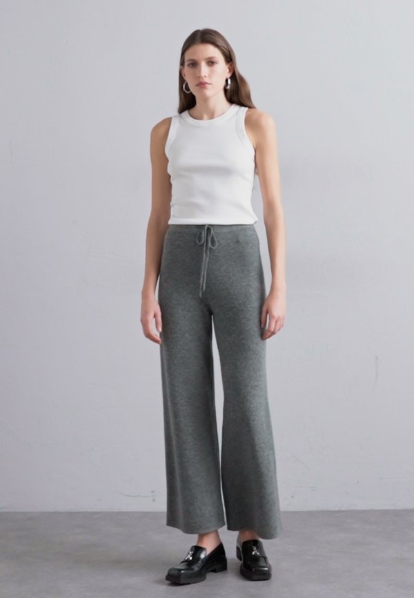 COZY TRACK - Trousers4