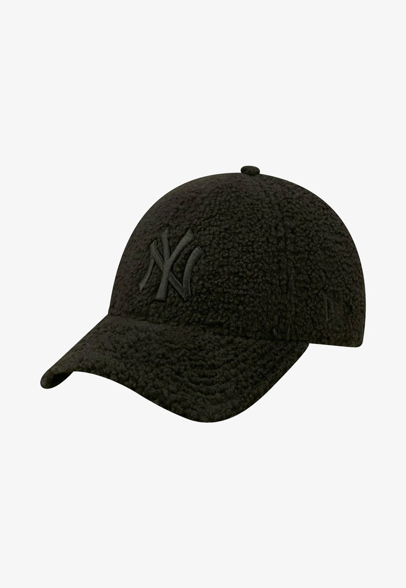 Schwarze Kappe aus strukturiertem, fusseligem Material mit einem gebogenen Schirm. Verfügt über ein gesticktes New York Yankees-Logo in passender Farbe.