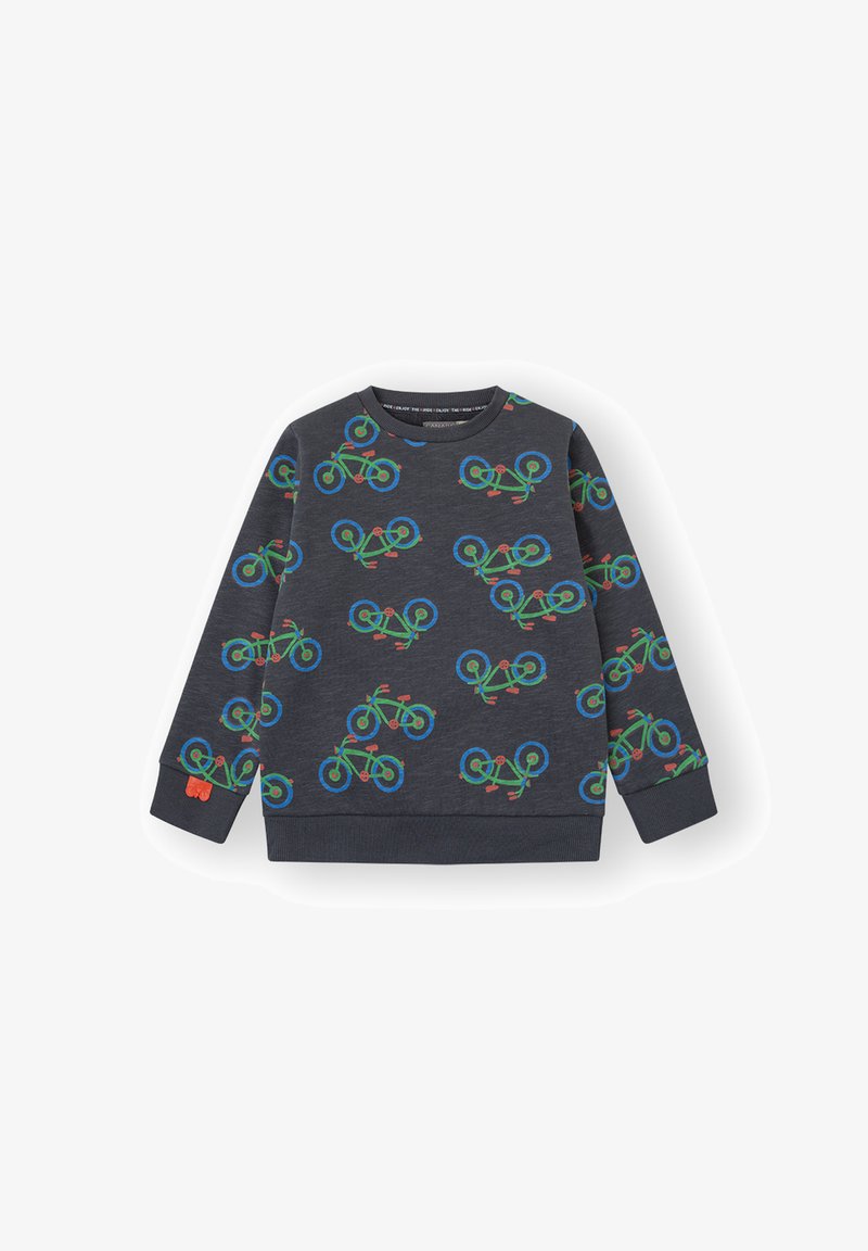 Sudadera gris con un patrón repetido de bicicletas en verde, azul y rojo. Puños y dobladillo acanalados, con un pequeño acento naranja en la manga.