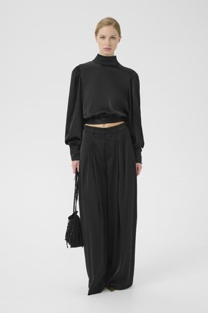 GZRUE - Pluus - black