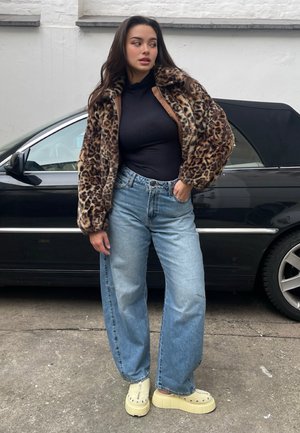 BAGGY DAD BARREL - Jean boyfriend - easy days barrel