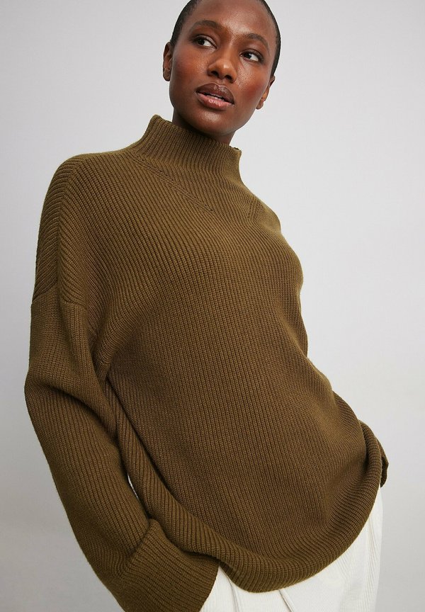 ROLLKRAGEN - Strickpullover - khaki