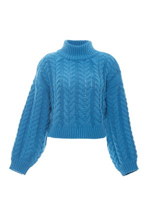 Abgestreifter blauer Strickpullover mit hohem Kragen und voluminösen Ärmeln, der ein strukturiertes Muster und einen elastischen Saum aufweist.