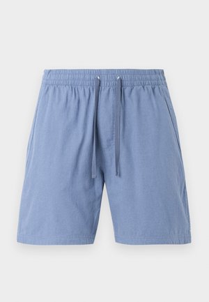 Lyseblå shorts med elastisk talje og snor. Har sidelommer og et let struktureret stof.
