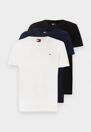 Três t-shirts empilhadas: uma branca, uma azul-marinho, uma preta. Cada uma apresenta um decote redondo, mangas curtas e um pequeno logótipo no peito.