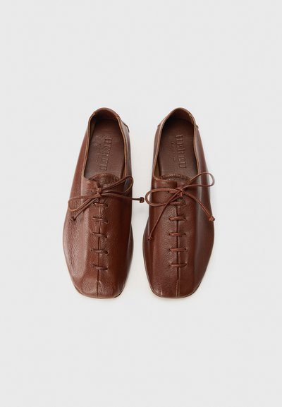 Hereu PLEGADA - Chaussons - chestnut
