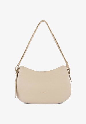 Sac à bandoulière en cuir beige avec une fermeture éclair incurvée sur le dessus et une sangle réglable, comportant un logo discrètement embossé à l'avant.