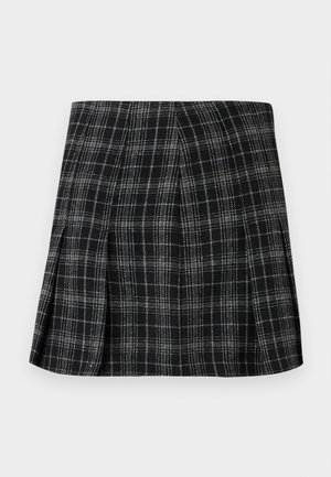 Zwarte en grijze geruite rok met plooien, met een gestructureerd ontwerp en klassiek ruitpatroon. De stof lijkt textuur te hebben en op maat gemaakt.