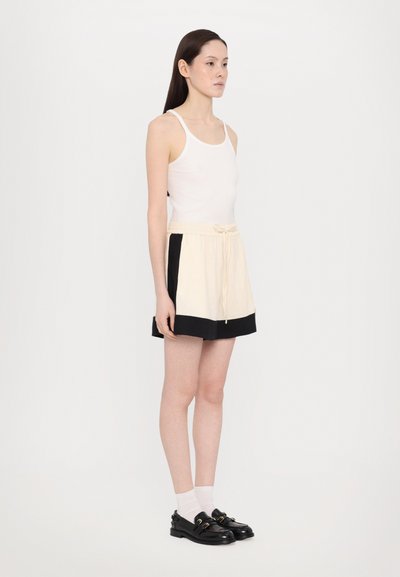 sandro Shorts - ecru