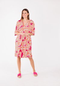 Key Largo ESSENCE - Vestito casual - pink