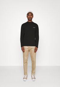 Calvin Klein MICRO LOGO MOCK NECK  - Longsleeve - black