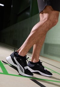 PROSPECT UNISEX - Zapatillas de entrenamiento - black/white