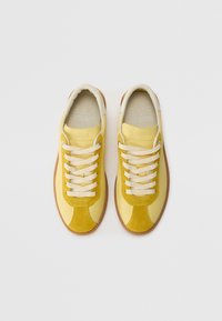 Bronx BOBBIE - Tossud - panna yellow/off white