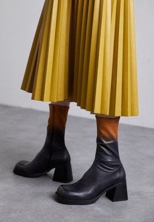 MIISTA ELKE DEGRADE - Botas con plataforma - hispania