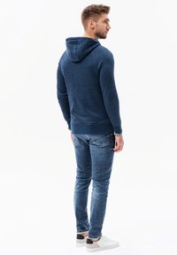 Chaqueta Pinara en PU Azul Ombre