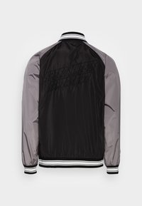 Santa Cruz Bomberjacka - black