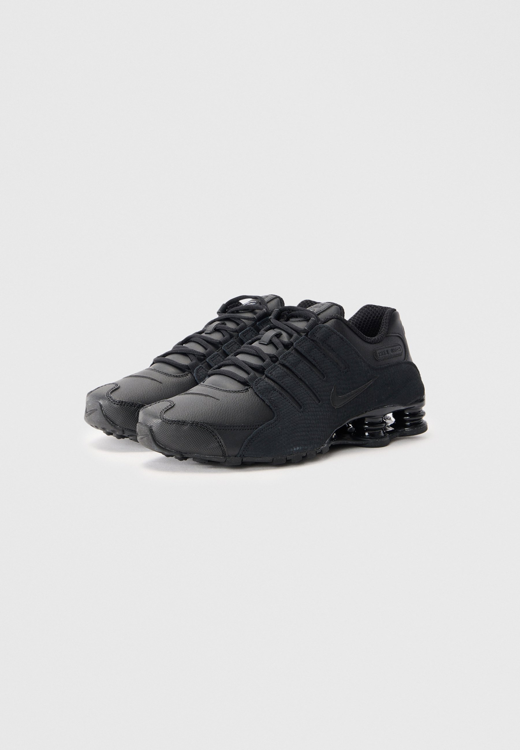Nike shox オールブラック Nike Shox NZ czarny (378341-001)