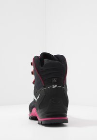 Salewa MOUNTAIN TRAINER MID GORE TEX - Sapatos de caminhada - asphalt/sangria