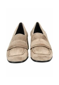 Mocasines de ante beige con suela plana, que cuentan con una amplia correa en el empeine y un diseño de punta cuadrada cosida.